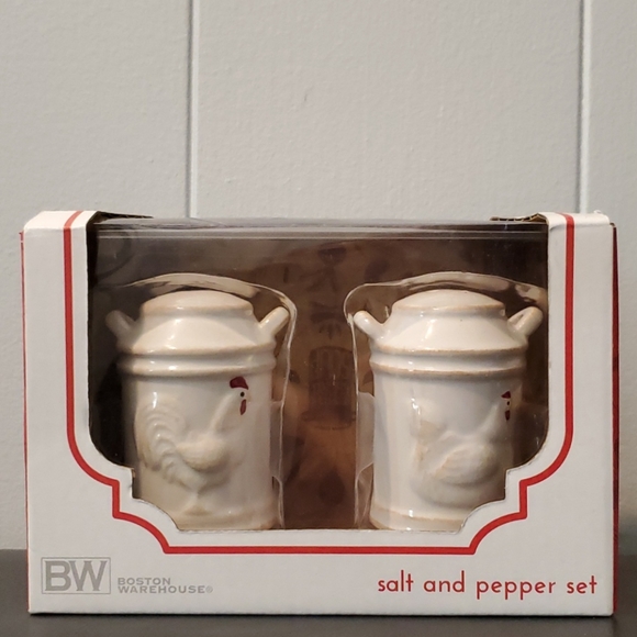 NEW IN BOX Salt & Pepper Shakers Ceramic Chicken Rooster Hen Milk Jug Spice Farm - Picture 1 of 12